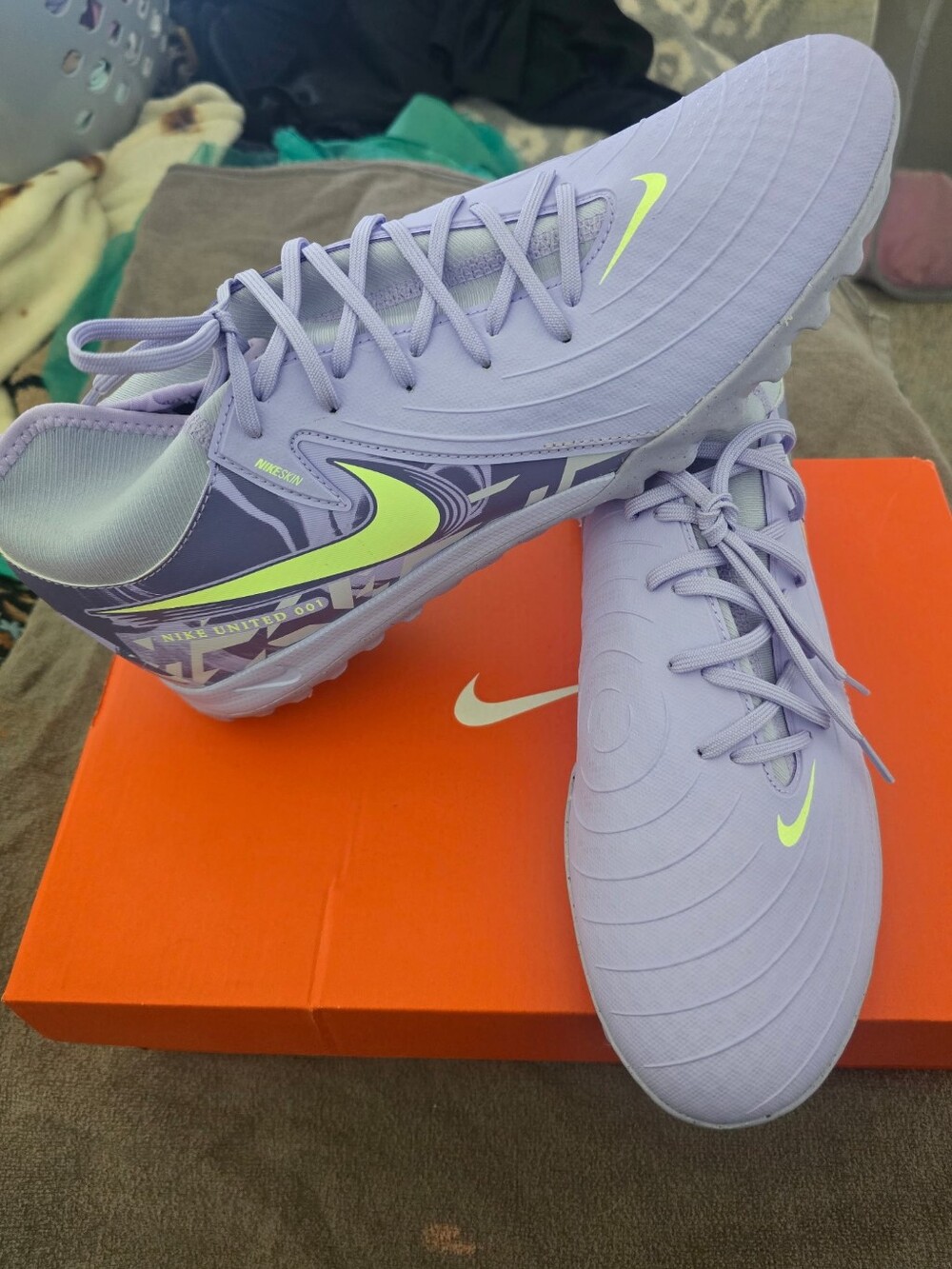 Men's Nike Phantom Luna 2 Academy TF Soccer Cleat
